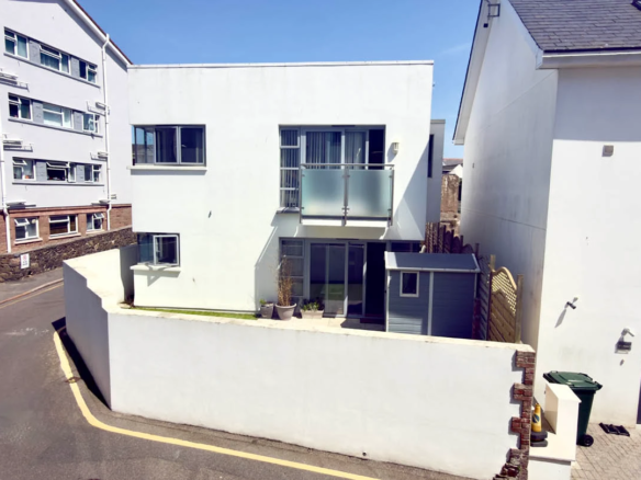 1 Sunshine Gardens, Marett Road, St. Helier