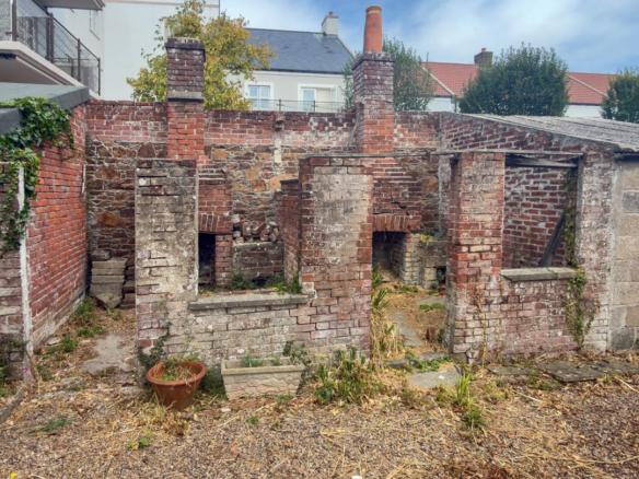 2 Hilgrove Terrace, Gorey Village Main Road