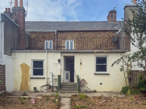 2 Hilgrove Terrace, Gorey Village Main Road